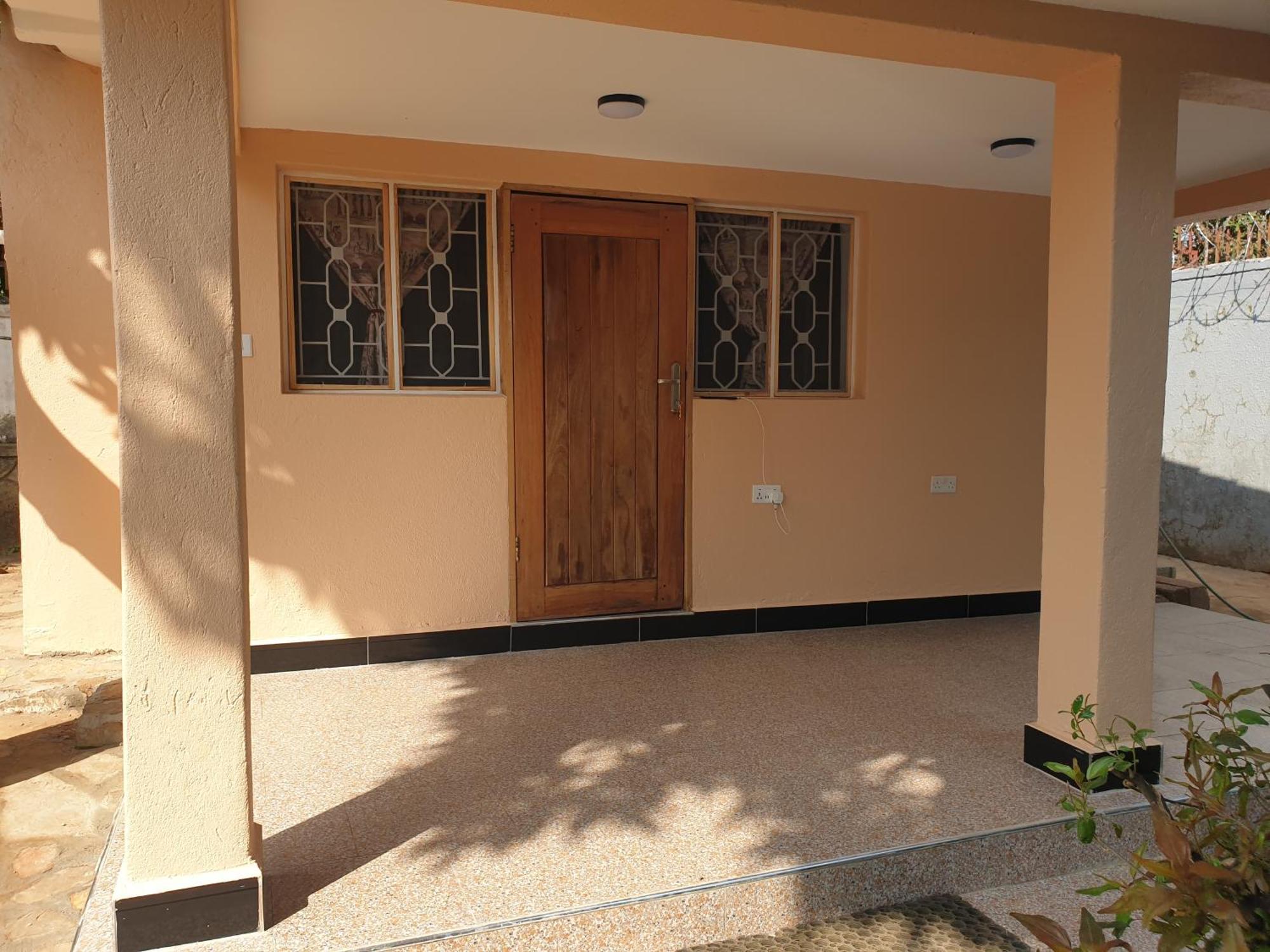 Alison & Dave'S Guesthouse Entebbe Esterno foto